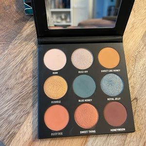 💄 Kylie Cosmetics Eyeshadow Pressed Powder Palette